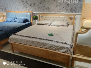 各种软包床，纯实木床北欧风格床，还有种新中式床。