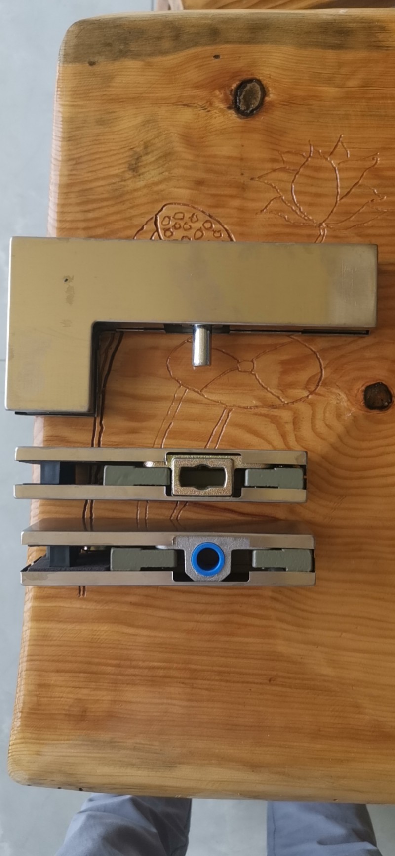 朗尼五金 玻璃门夹