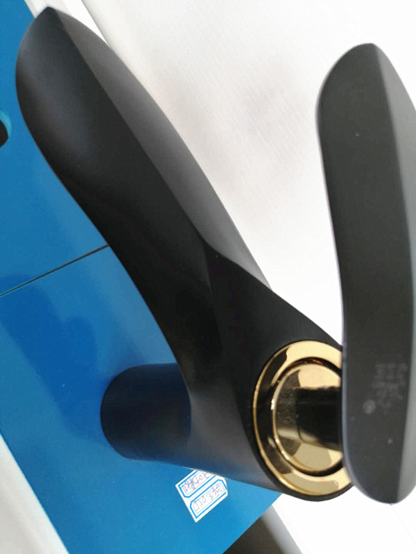 黑枫叶单孔.jpg1