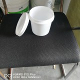 1升塑料桶拧丝